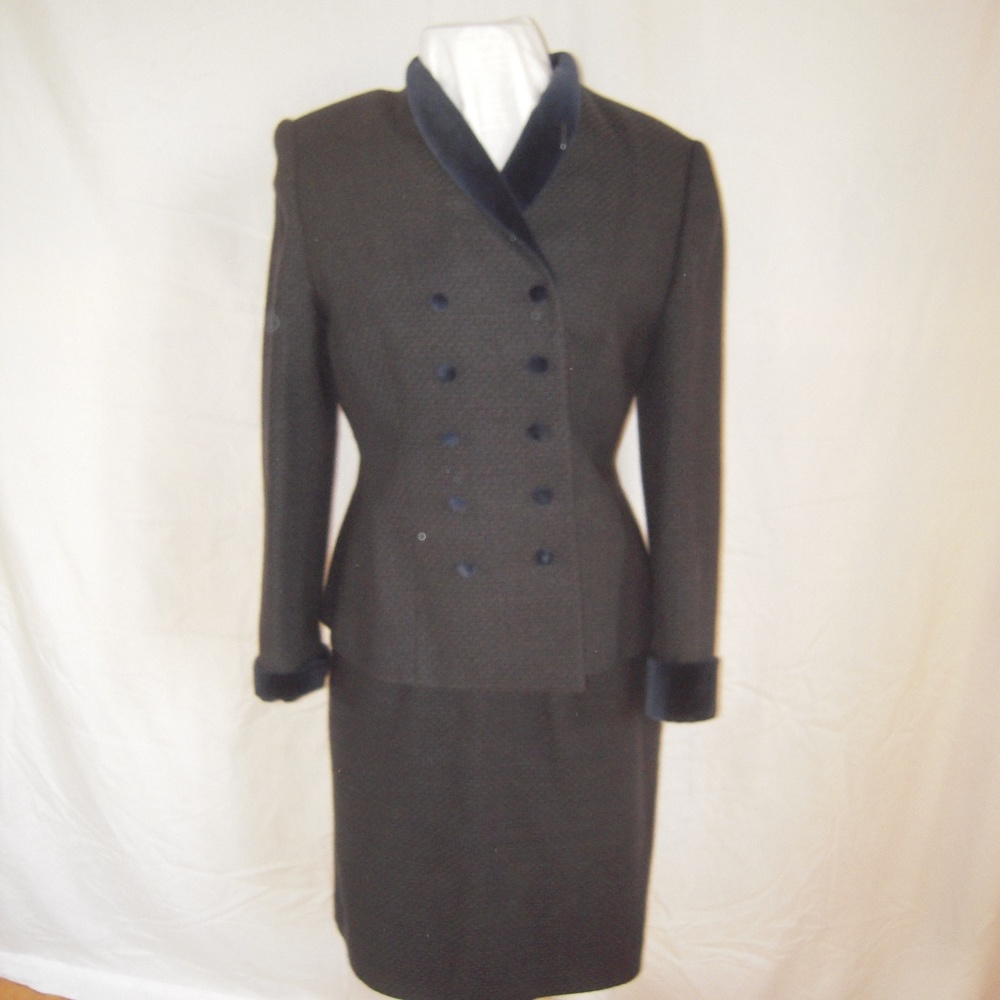 Lord & Taylor tailored suit & skirt crushed velvet